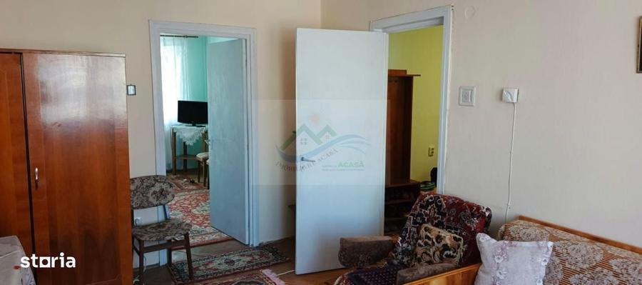 Apartament cu 2 camere semidecomandat în Roșu