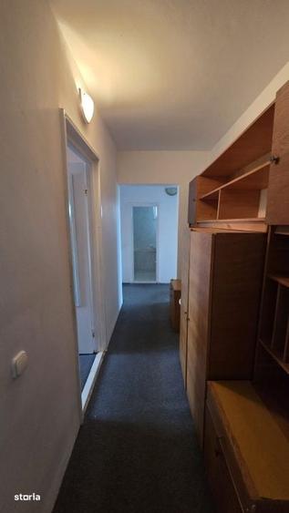 Apartament cu 4 camere decomandat în Micro 15