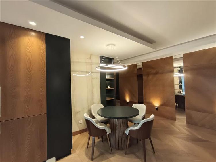 Apartament cu 2 camere semidecomandat, mobilat în Central