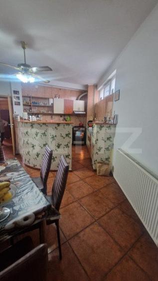 Casă individuală cu 5 camere cu Canalizare în Centrul Civic