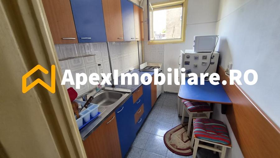 Apartament cu 2 camere semidecomandat, mobilat în Cișmigiu