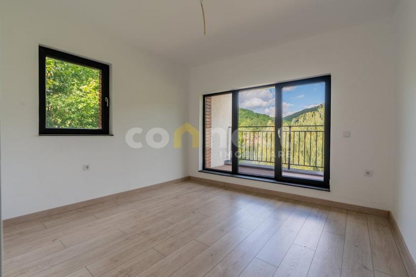 Casă individuală cu 4 camere cu Teren 345 Mp în Tarnița