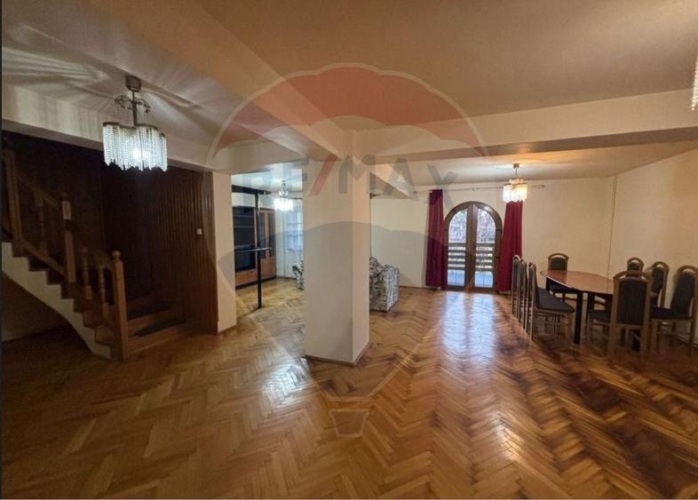 Casă individuală cu 5 camere cu Teren 700 Mp în Grădiște