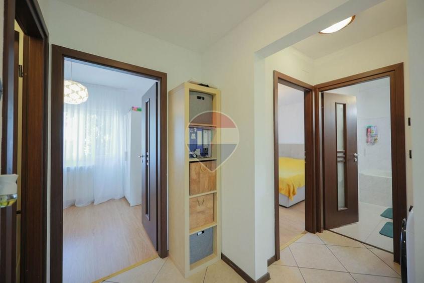 Apartament cu 4 camere decomandat în Rogerius