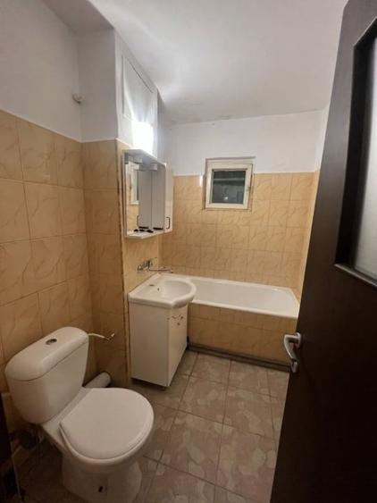 Apartament cu 2 camere decomandat în Rovine
