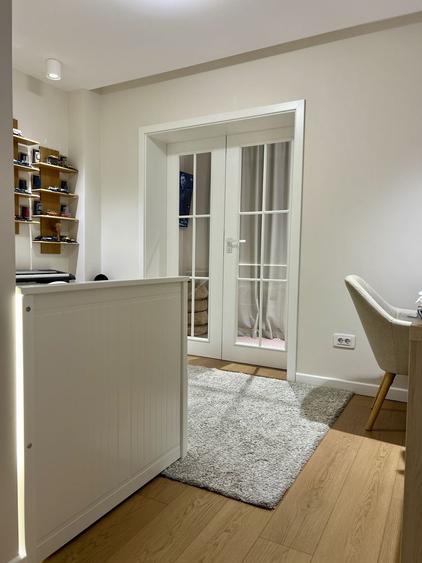Apartament cu 4 camere decomandat în Central
