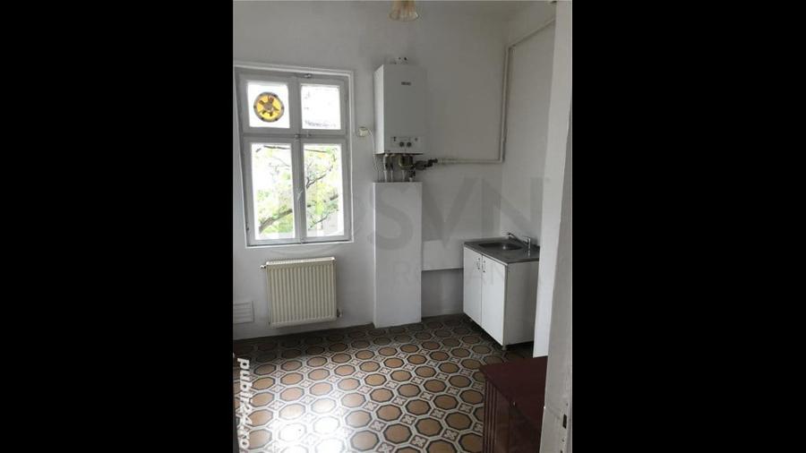 Apartament cu 3 camere decomandat în Casin