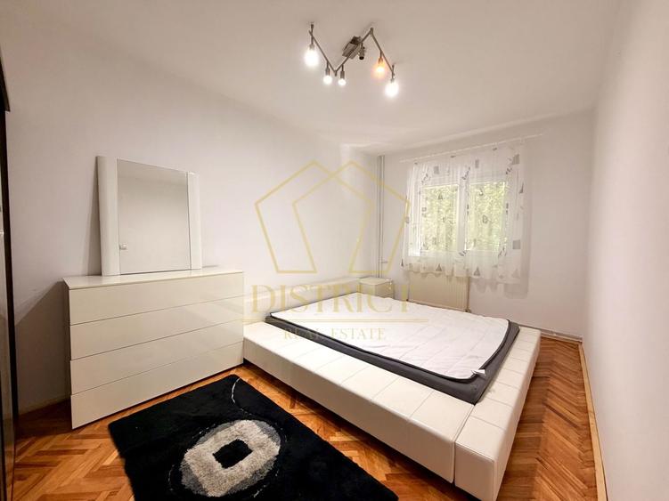Apartament cu 3 camere semidecomandat, mobilat în Aradului