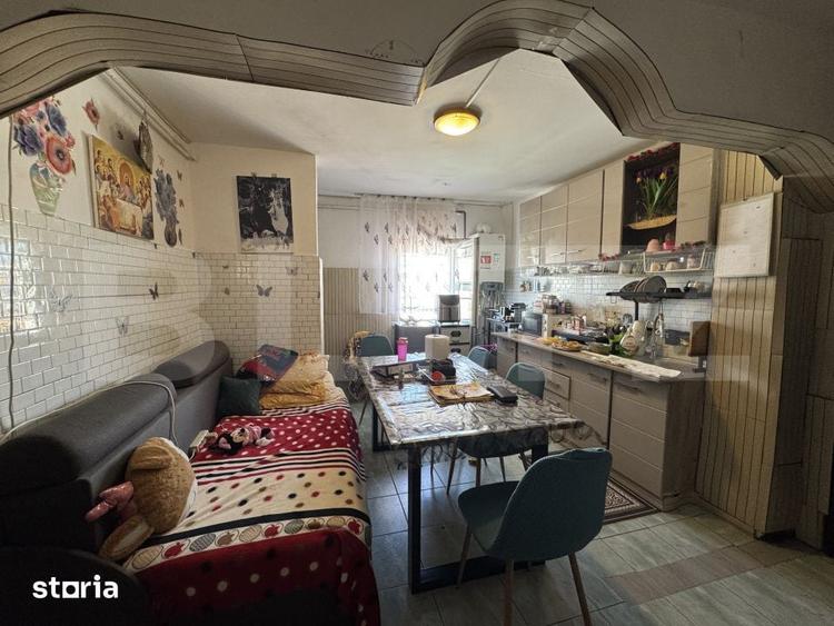 Apartament cu 2 camere decomandat în Craiovița Nouă
