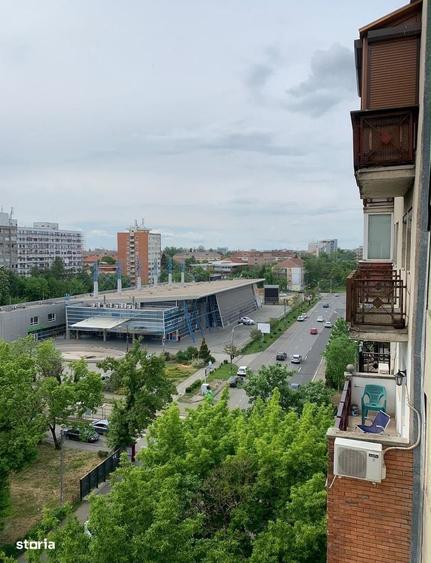 Apartament cu 3 camere decomandat în Complex Studențesc