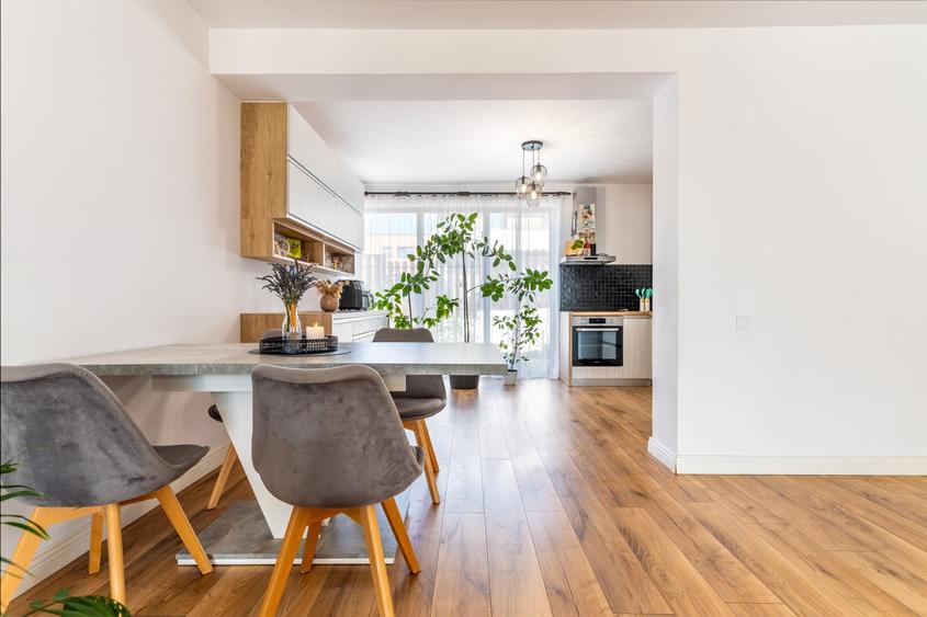 Duplex cu 4 camere cu Canalizare în Iris