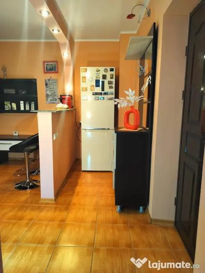 Apartament 3 Camere - Decomandat Complet Utilat, Mobilat - 2