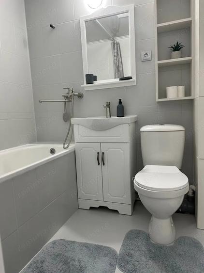 Garsonieră decomandată în Soarelui