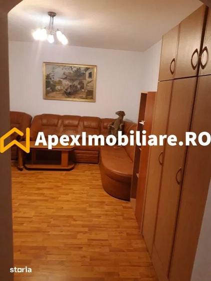 Apartament cu 3 camere decomandat în Berceni
