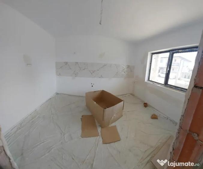 Casă cu 3 camere cu Teren 300 Mp în Central