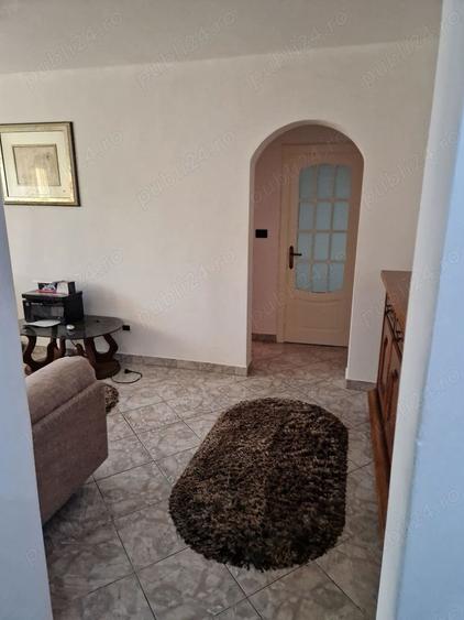Apartament cu 4 camere decomandat în Central