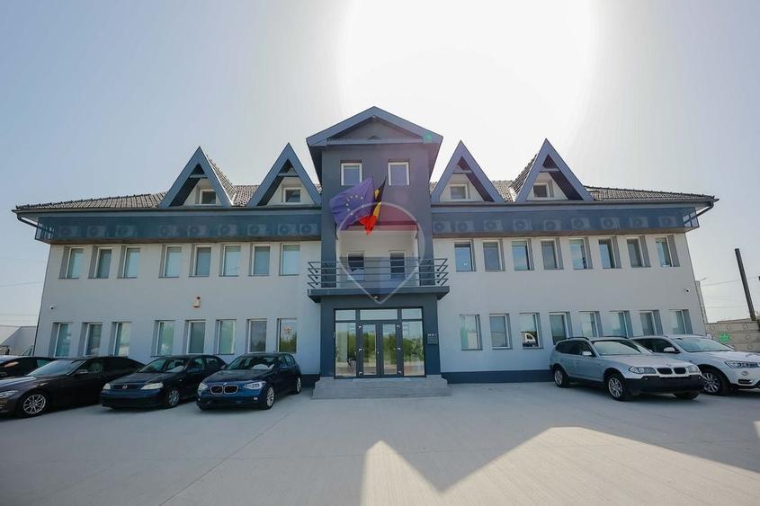 Birou, de 10 mp, în Centura