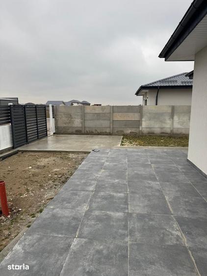 Casă cu 4 camere cu Teren 400 Mp în Olteni