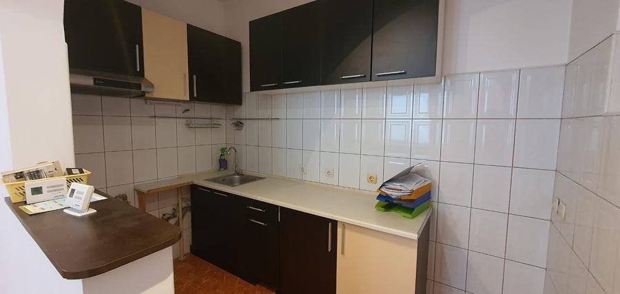 Birou, de 60 mp, în Piața Cluj