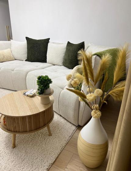 Apartament cu 2 camere semidecomandat în 1 Mai