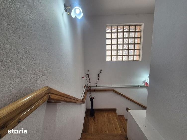Casă cu 6 camere cu Teren 300 Mp în Central