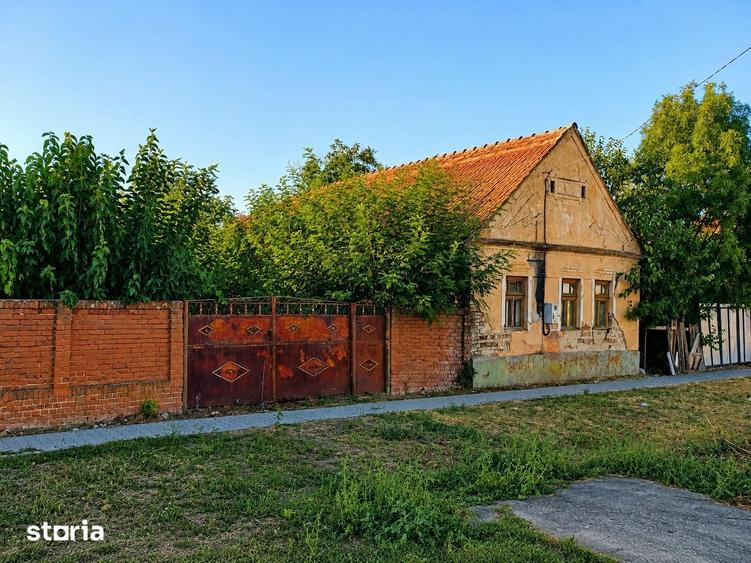 Casă cu 3 camere cu Teren 2600 Mp în Denta