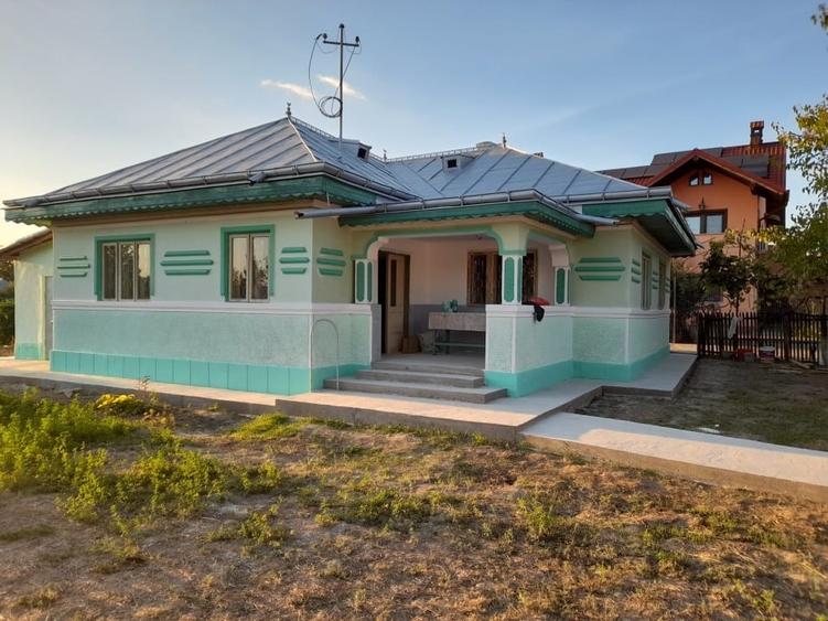 Casă individuală cu 5 camere cu Canalizare în Prăjești (Măgirești)