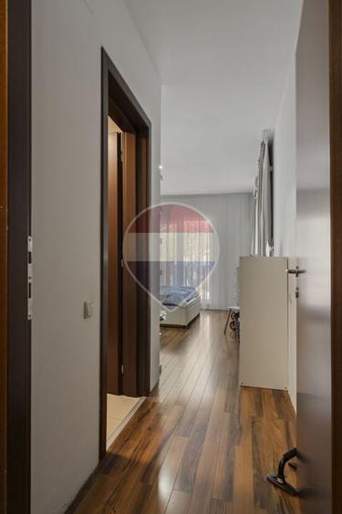 Duplex cu 4 camere cu Piscina în Ștefăneștii de Jos