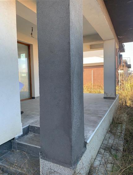 Casă individuală cu 5 camere cu Canalizare în Ultracentral