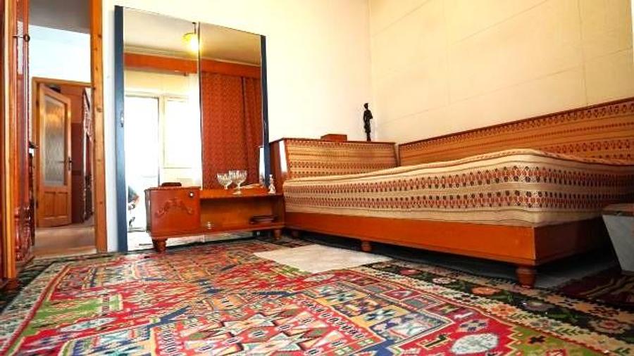 Apartament cu 3 camere decomandat în Micro 11