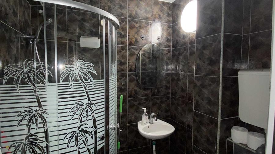 Inchiriez apartament cu o camera aproape de UMF - 1