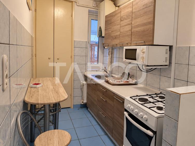 Apartament cu 2 camere nedecomandat, mobilat în Mihai Viteazul