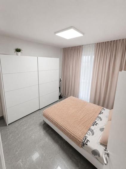 Apartament cu 3 camere decomandat în Lipovei
