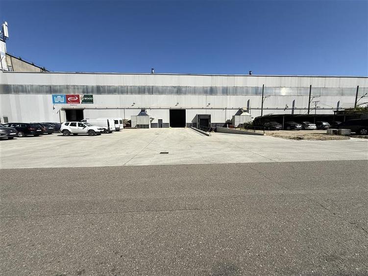 Spațiu industrial, de 880 mp, în Republicii