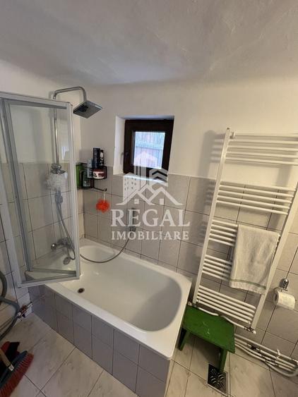 Casă individuală cu 3 camere cu Canalizare în Sud