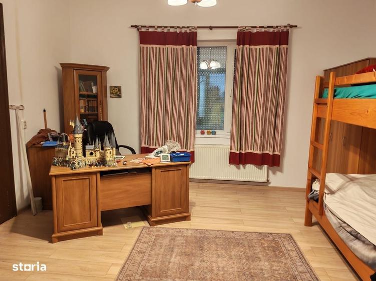 Casă cu 3 camere în Central