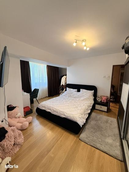 Apartament cu 4 camere, mobilat în Central