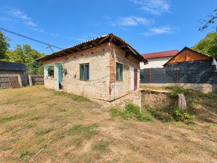 Casă individuală cu 2 camere cu Teren 690 Mp în Ștefăneștii Noi