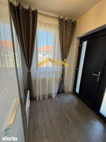 Casă cu 4 camere cu Teren 440 Mp în Sânmihaiu Român