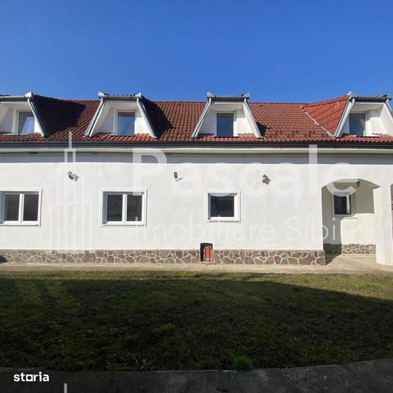 Casă cu 4 camere în Cristian