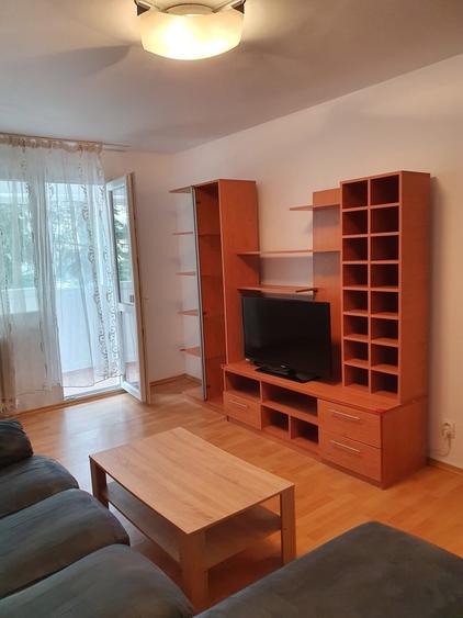 Apartament cu 2 camere decomandat în Titan