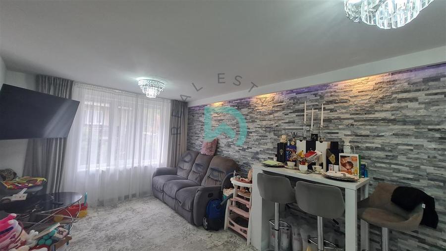 Casă individuală cu 4 camere cu Teren 220 Mp în Răcădău