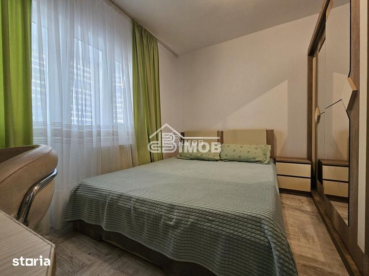 Apartament cu 3 camere decomandat în Micro 11