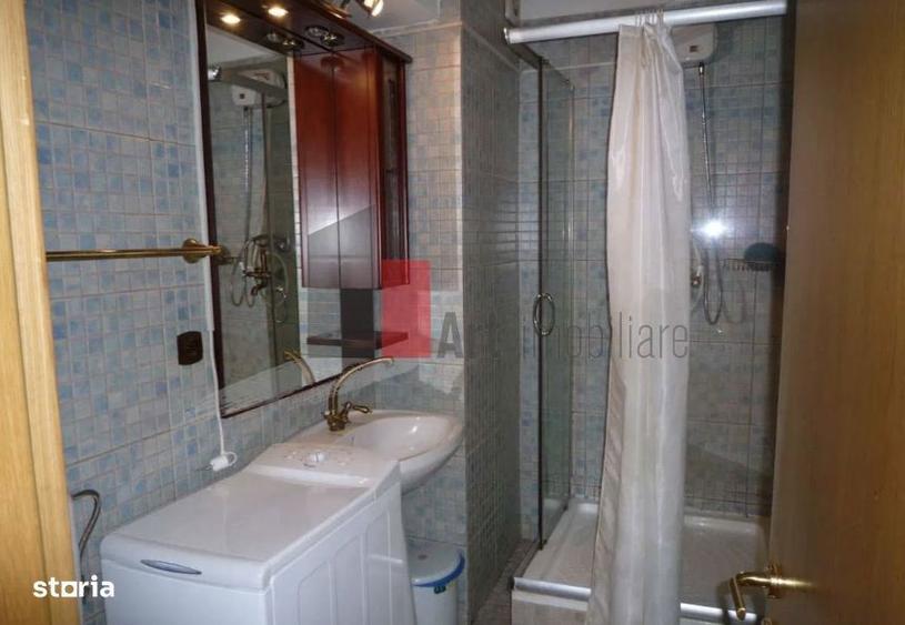 Apartament cu 2 camere, mobilat în Universitate