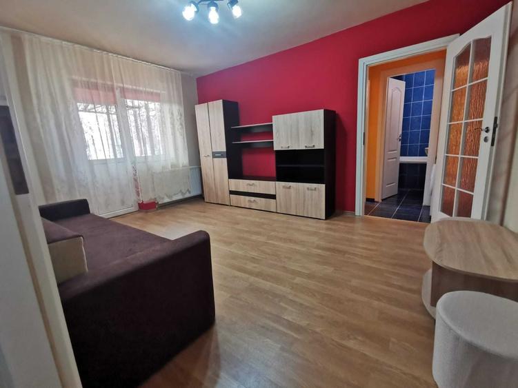 Apartament cu 2 camere semidecomandat în Exterior Vest