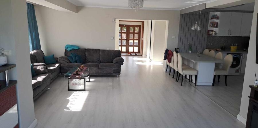 Casă cu 4 camere în Mineri