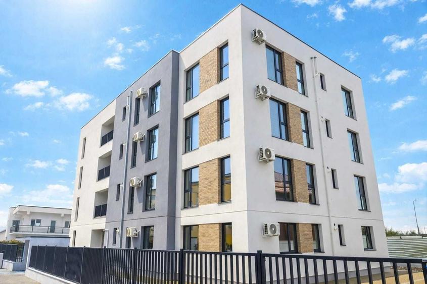 Apartament cu 3 camere decomandat în Exterior Vest