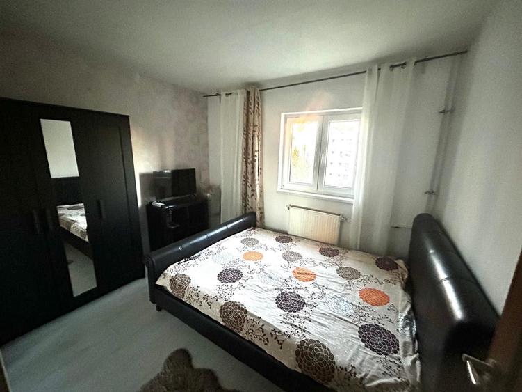 Apartament cu 2 camere decomandat în Titan