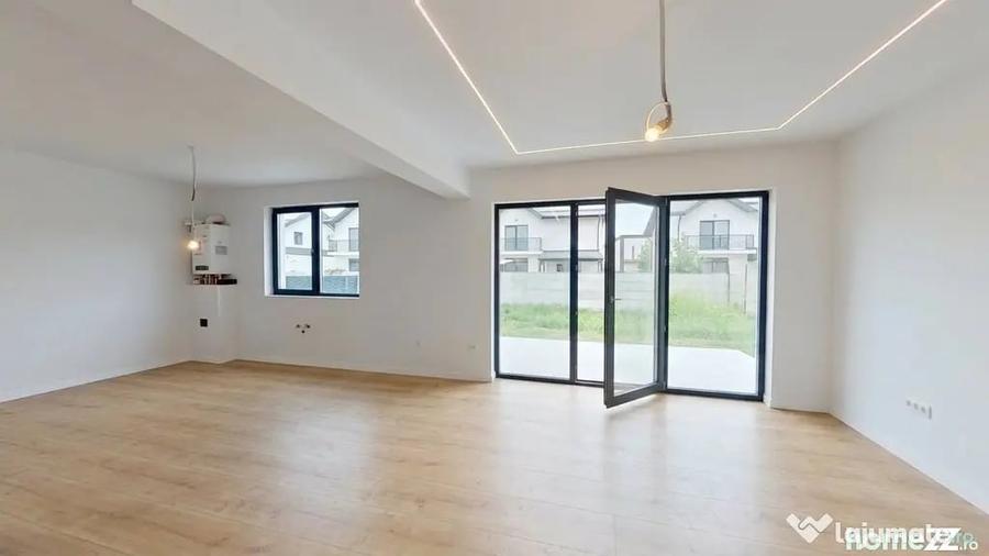Casă cu 5 camere cu Teren 420 Mp în Central