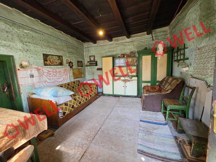 Casă cu 2 camere cu Teren 713 Mp în Aita Medie